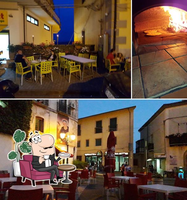Gli interni di Pizzeria O'panuozzo Caliendo