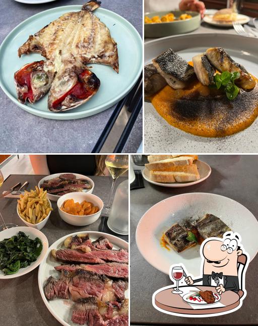 Prenditi i piatti di carne a Vrasa