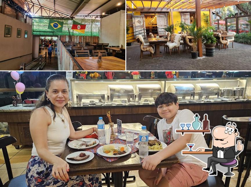 O interior do Churrascaria do Gaúcho