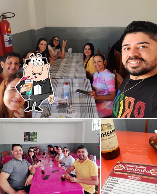 A foto da bebida e interior a Churrascaria Condeúba