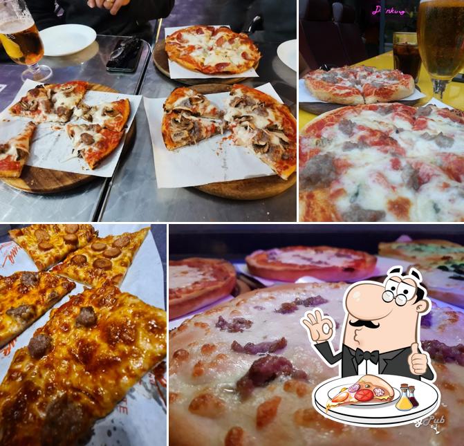 Prova una pizza a Drinking Pub 2024
