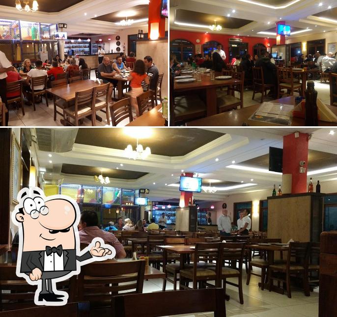 Veja imagens do interior do Pizzaria Quatro Queijos Ponta de Baixo