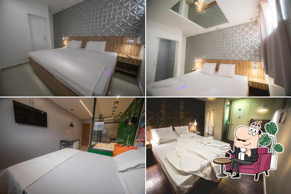 Sente em uma das mesas no SPOT MOTEL - REGIÃO DO JABAQUARA E DIADEMA SP