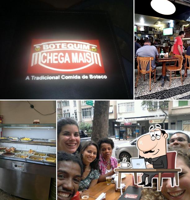 O interior do Bar Botequim Chega Mais - Copacabana