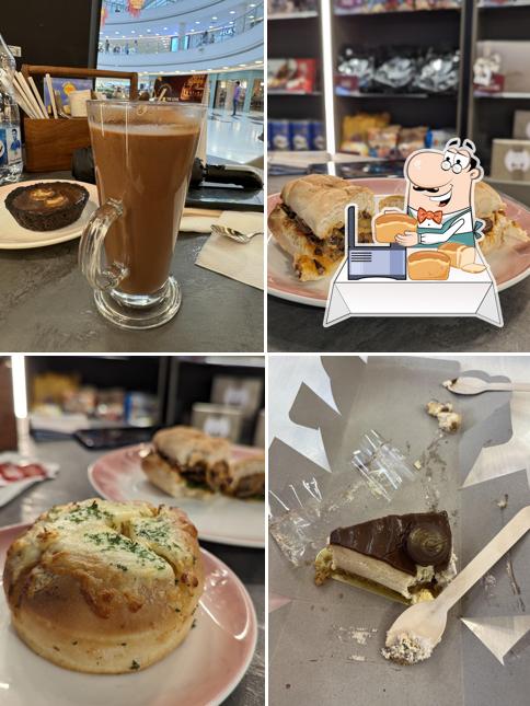 Garlic bread at Cococart & Cafe (Inorbit Mall)