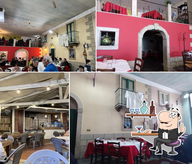 Siediti a un tavolo di Ristorante-Pizzeria Da Cucchiarone