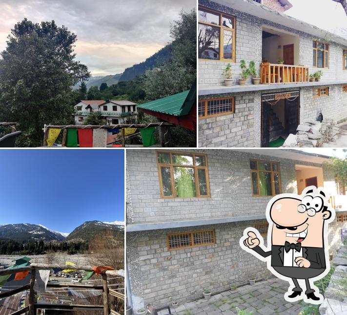 Soham Villa & Friday's Roof Top Cafe & Library, Manali