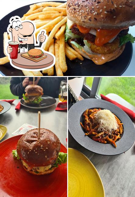 Ordina uno dei tipi di hamburger proposti a ROX Point Restaurant