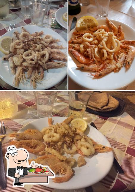 Ordina la cucina di mare a Trattoria Del Porto Di Castiglione Brigida