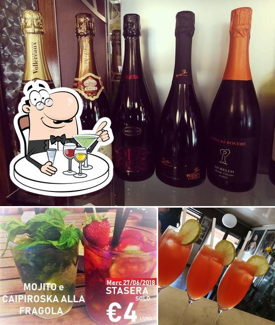 Long Play Bar sert des boissons alcoolisées