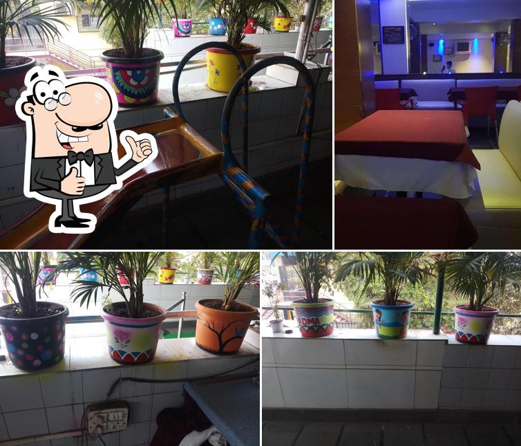 Padma Bar & Restaurant