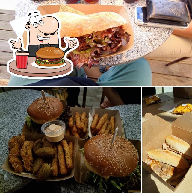 Commandez un hamburger à L' AMBASSADE