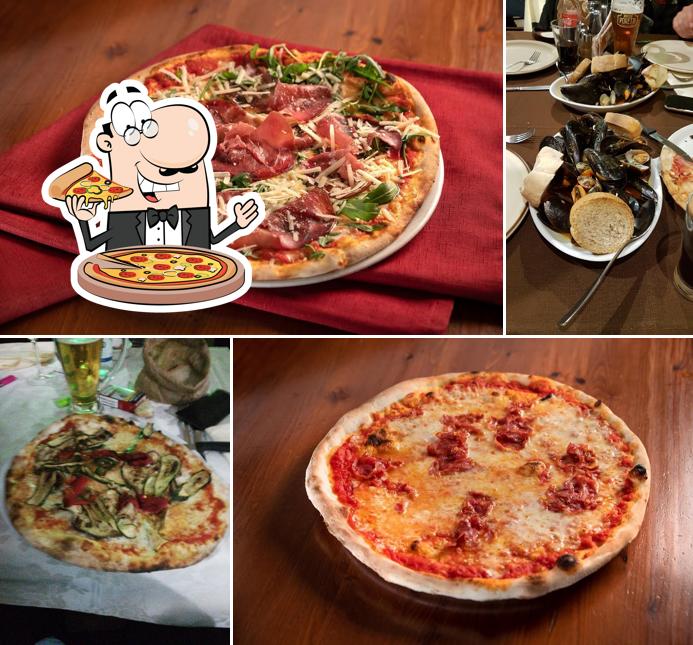 Scegli una pizza a La Vecchia Cantina Varese