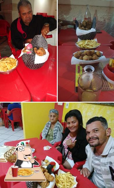 Experimente batatas fritas no Point do Frango com Fritas