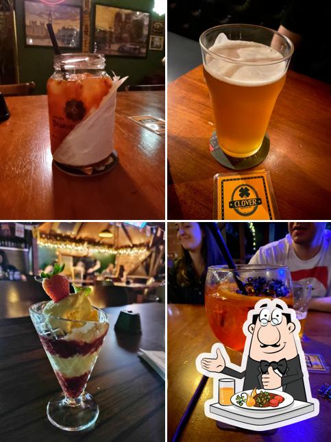 Comida em Clover Pub