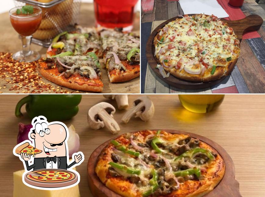 Order pizza at Kaffee on Street