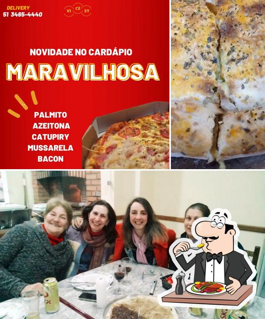 A comida e interior do restaurante