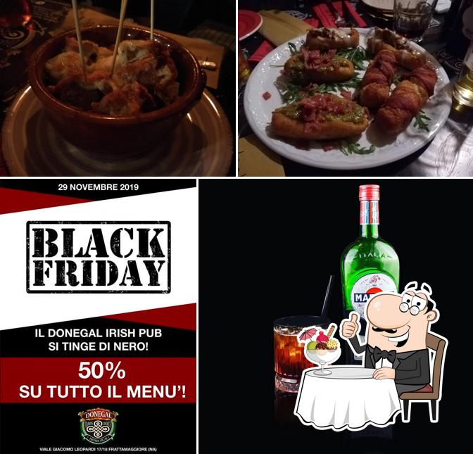 Non scordarti di provare un dessert a Donegal Irish Pub