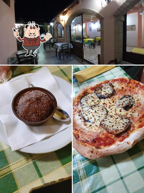 La cibo e interni del ristorante