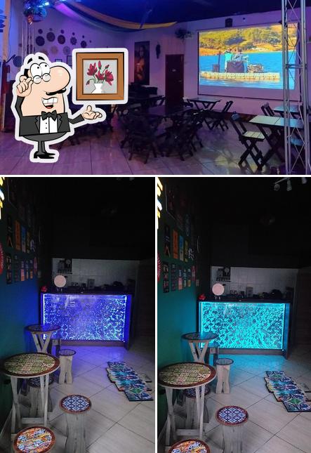 O interior do DIFERENT BAR & LOUNGE