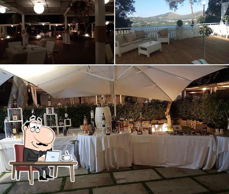 Siediti a un tavolo di VILLA GITANA Ristorante Ricevimenti & Congressi