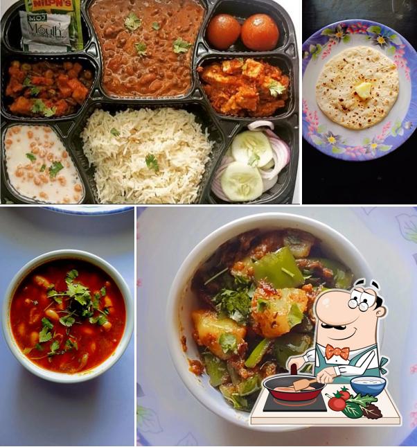 Chicken curry at Chapati Roll