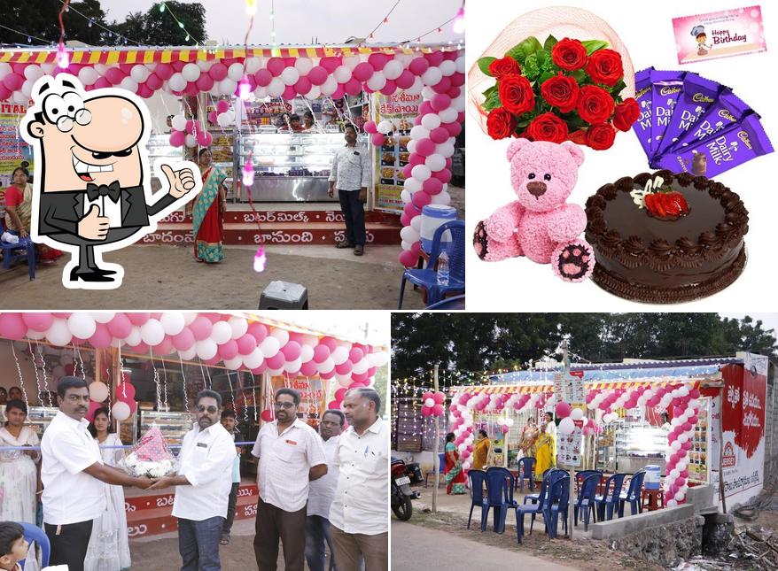 Look at the pic of Naseema Cake point