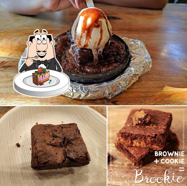 Chocolate cake at The noodle theory, Mysore (Pan Asian)