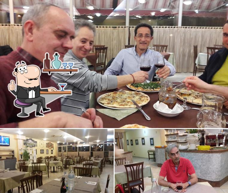 Siediti a un tavolo di Pizzeria Ristorante Il Faro