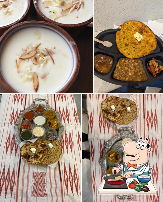 Chicken curry at Kulcha Lal Parantha Das