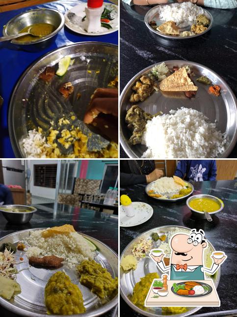 Food at JAANMUNU HOTEL