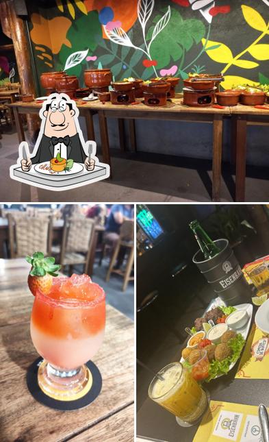 A comida e interior do restaurante