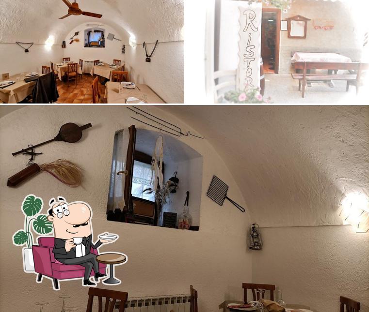 Siediti a un tavolo di Ristorante Risotteria Rustichel