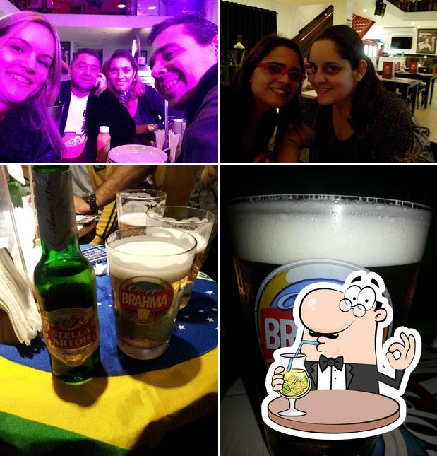 A foto da bebida e balcão de bar a Quiosque Bar Brahma