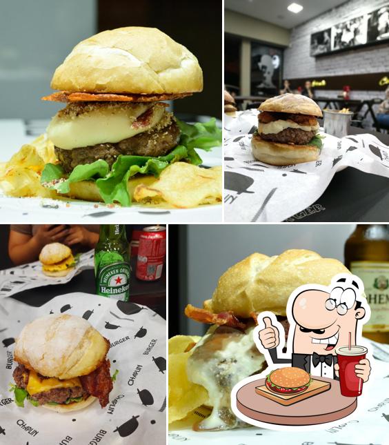 Delicie-se com um hambúrguer no Chaplin Burger