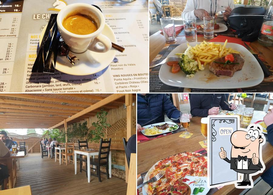 Regarder cette image de Le Cheval Blanc Chez Paco