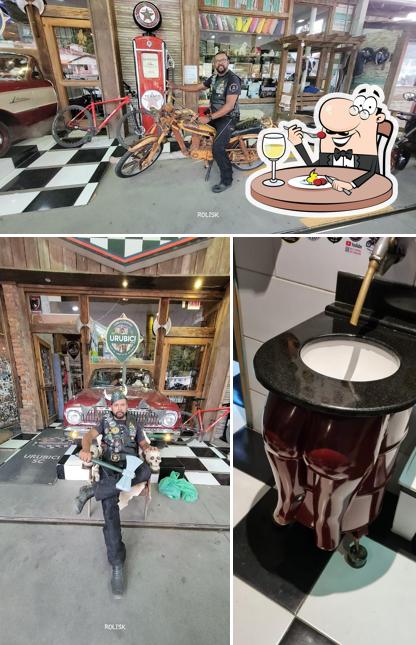 A comida e exterior do restaurante