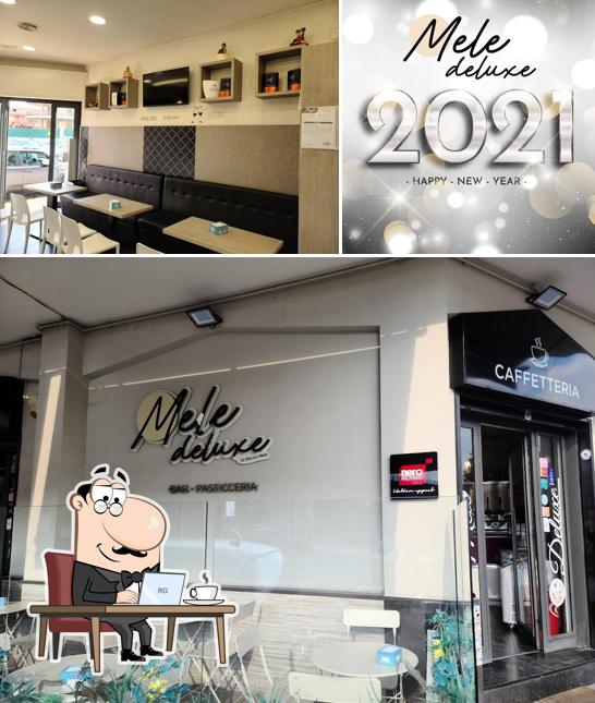 Siediti a un tavolo di Pasticceria Mele Deluxe - Cardito NA