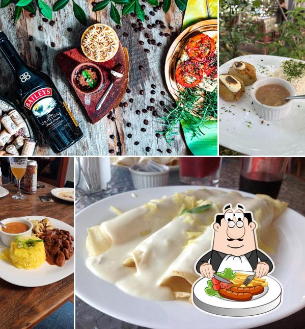 Comida em Café com Flores