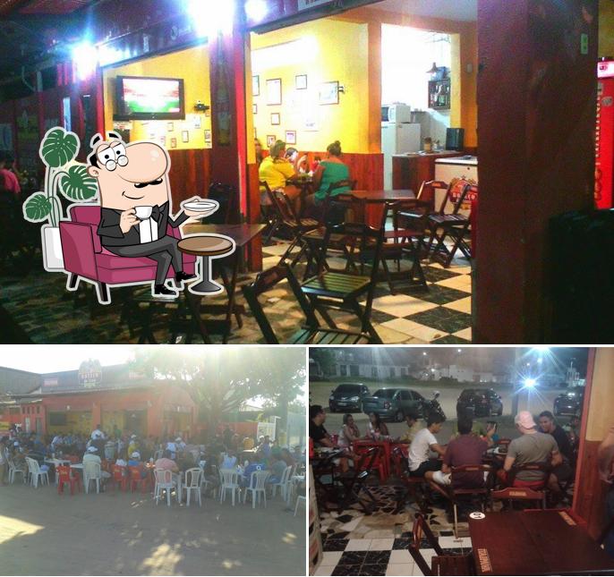 O interior do Boteco do Simão