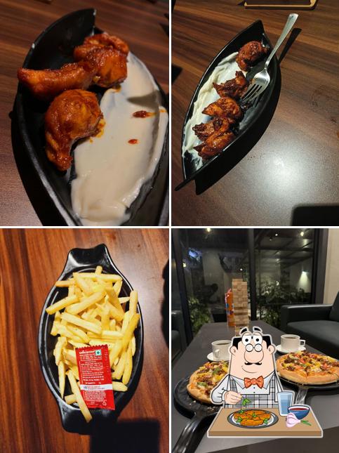 Chicken wings at HAMMOCK RESTRO CAFE