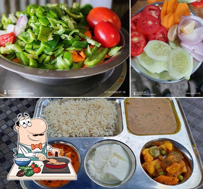 Chicken curry at Pandit Brothers Vegetarian Dhaba/jain food also available