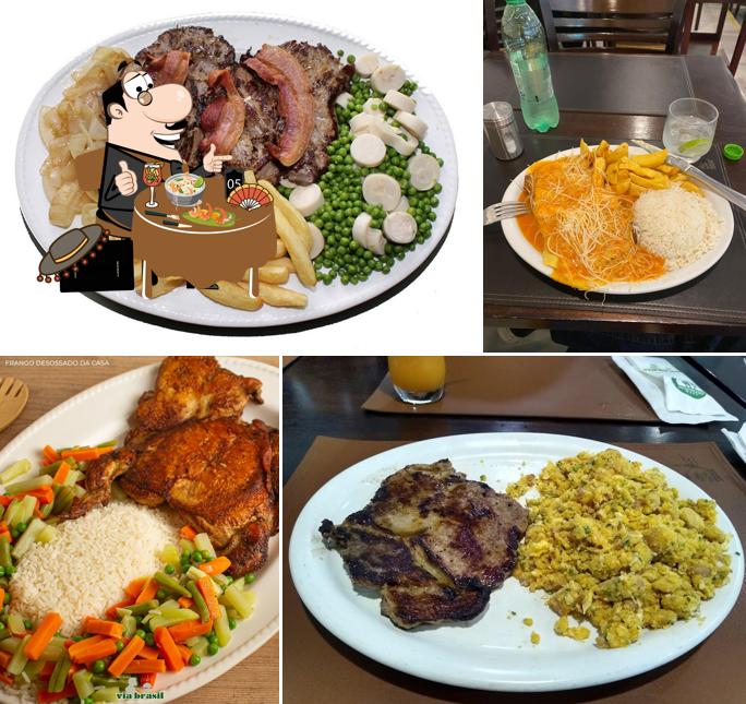 Costeletas de porco em Restaurante Via Brasil - Itu