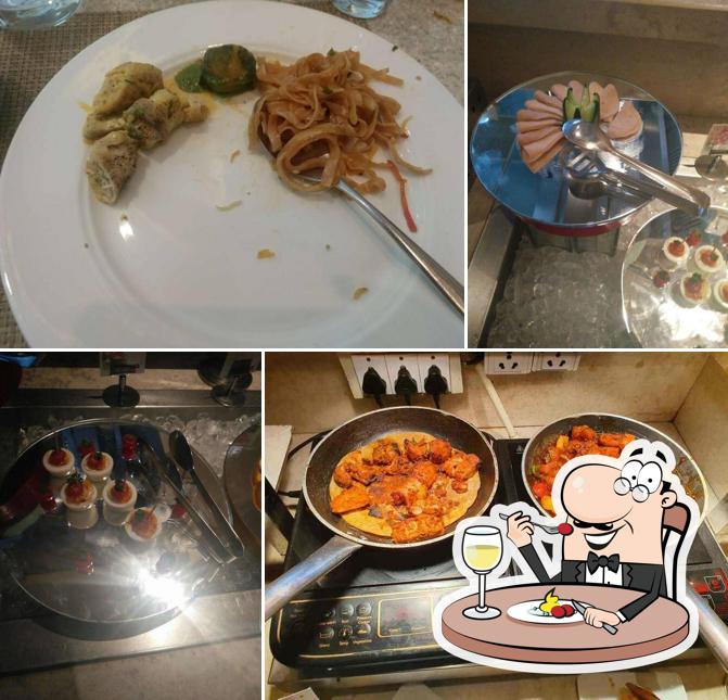 Food at 24/7 All Day Dining - The Lalit Chandigarh