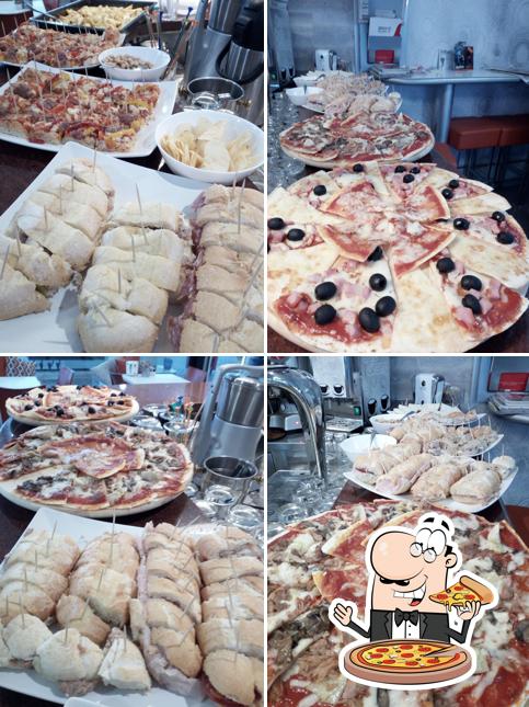 Ordina una pizza a Stazione di servizio F.lli Giovanelli (Agip-Eni)