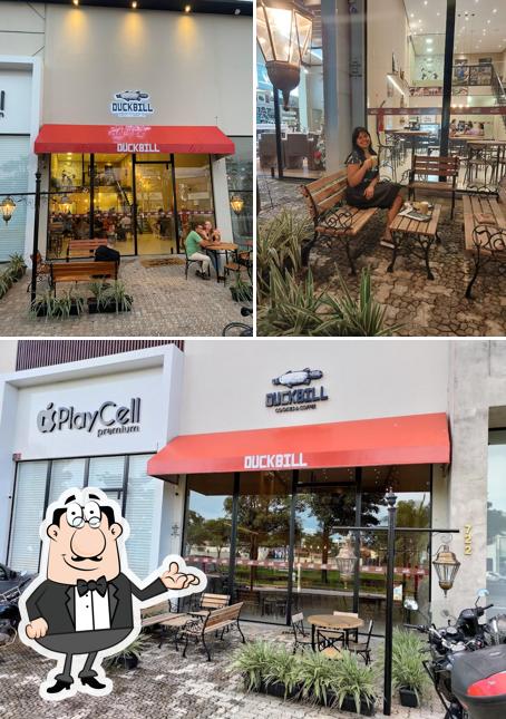 O interior do DUCKBILL - Cookies e Coffee