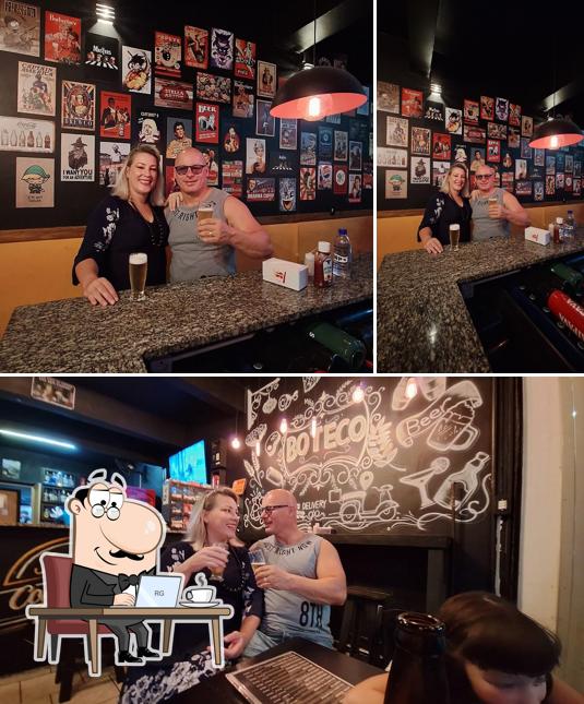 O interior do Júliu's Comida de Boteco