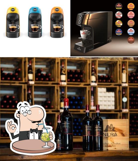 Prenditi un drink dal menu