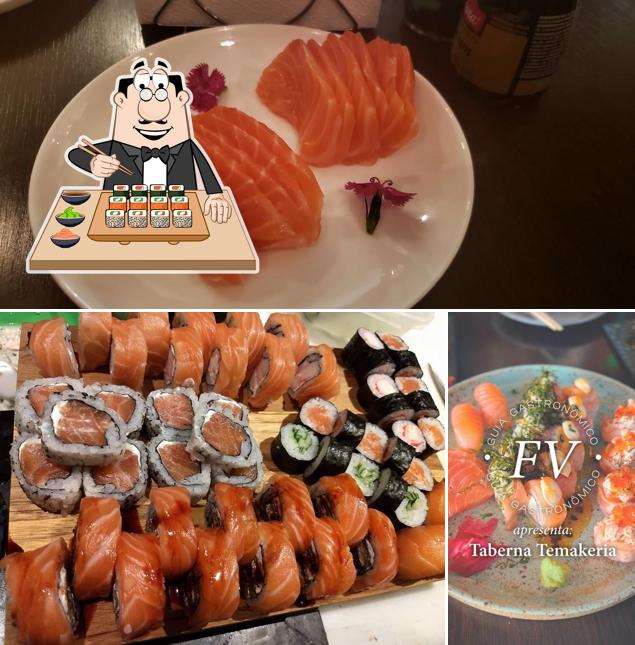 Rolos de sushi são servidos no Taberna Temakeria