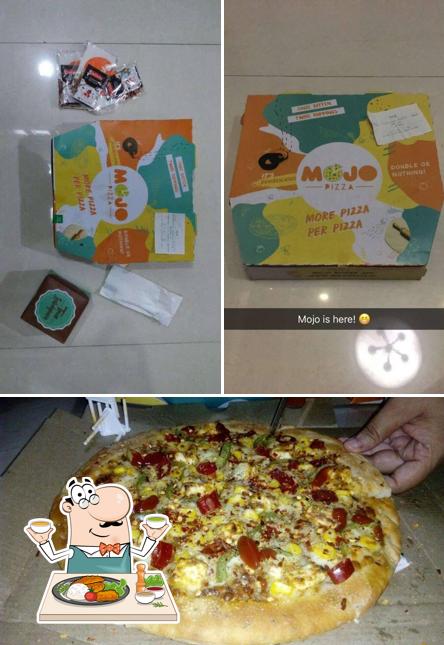 Food at MOJO Pizza - 2X Toppings